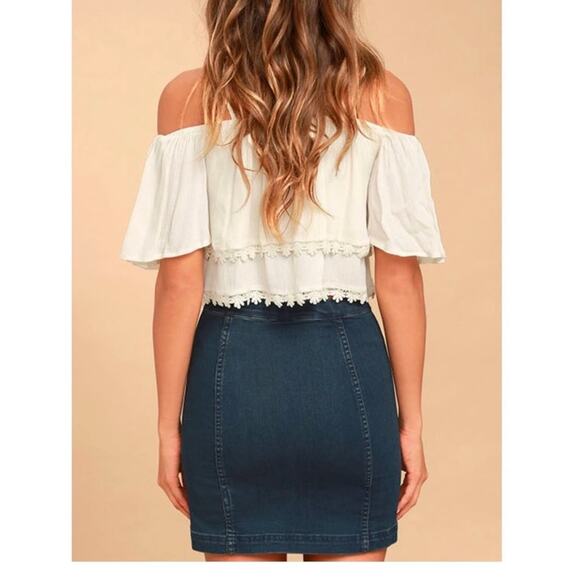 FREE PEOPLE Mini Skirt This Way or That Asymmetrical Zip Stretch Denim Jean sz 0 - Picture 2 of 13